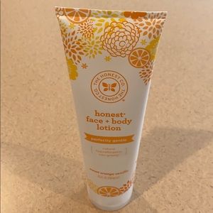the honest co face + body lotion perfectly gentle